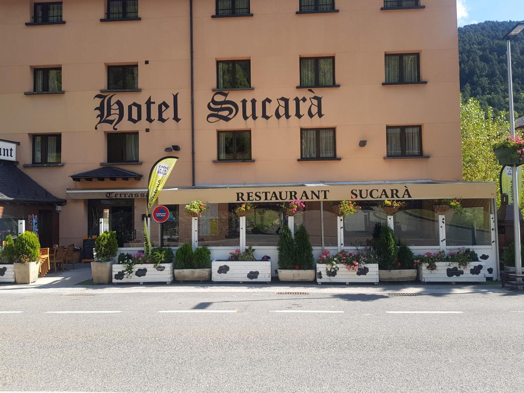 Hotel Sucara La Cortinada Esterno foto