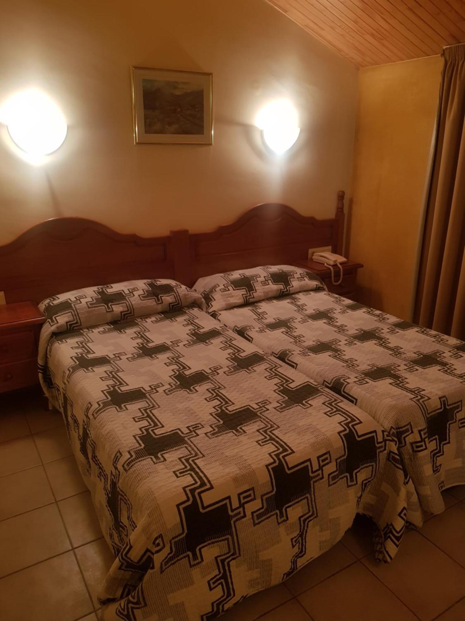 Hotel Sucara La Cortinada Esterno foto