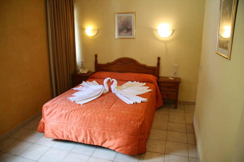 Hotel Sucara La Cortinada Esterno foto