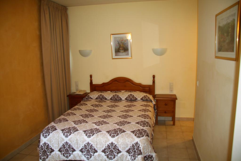 Hotel Sucara La Cortinada Esterno foto